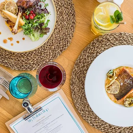 Vitis Kuria 7171 Hotell Balatonrendes