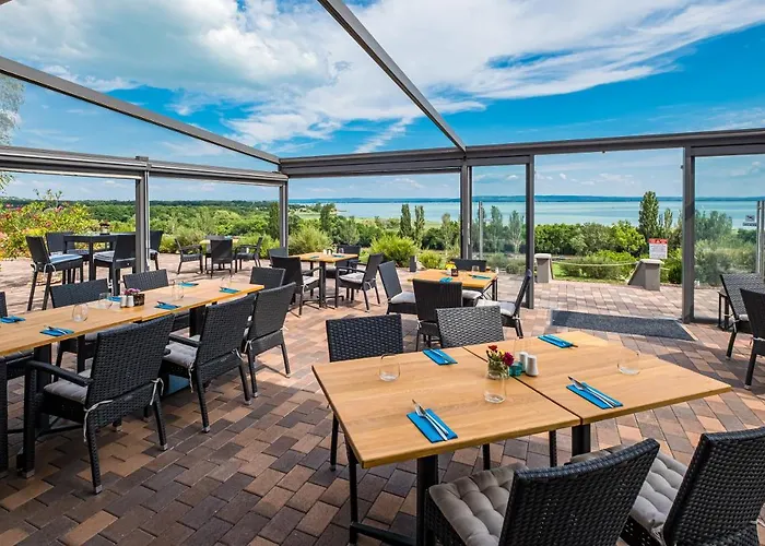 Vitis Kuria 7171 Hotel