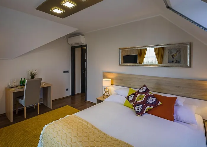 Vitis Kuria 7171 Hotel