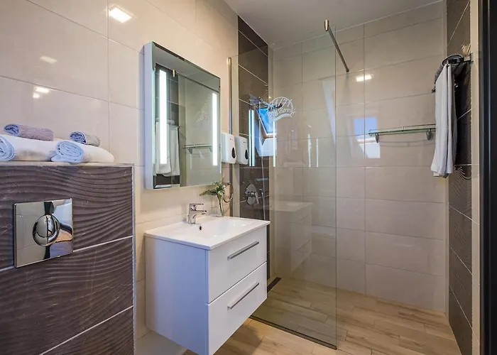 Vitis Kuria 7171 Otel