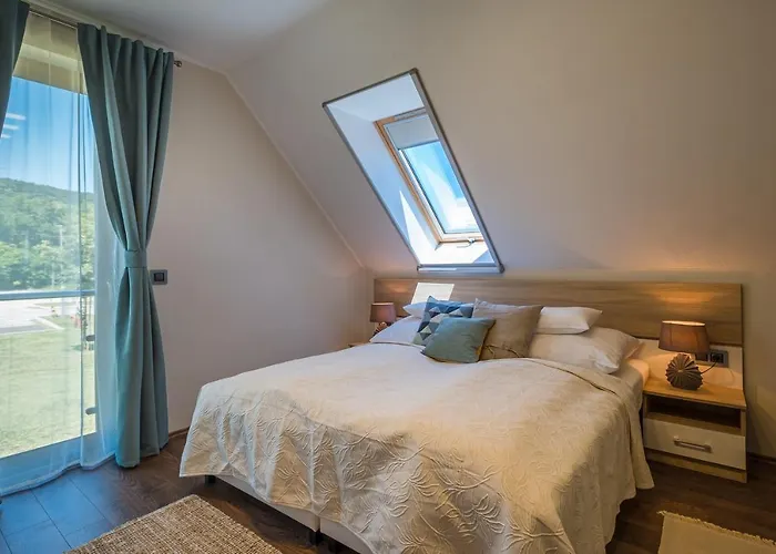 Vitis Kuria 7171 Otel *